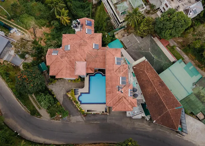 4 sterren hotel: Senani Hotel